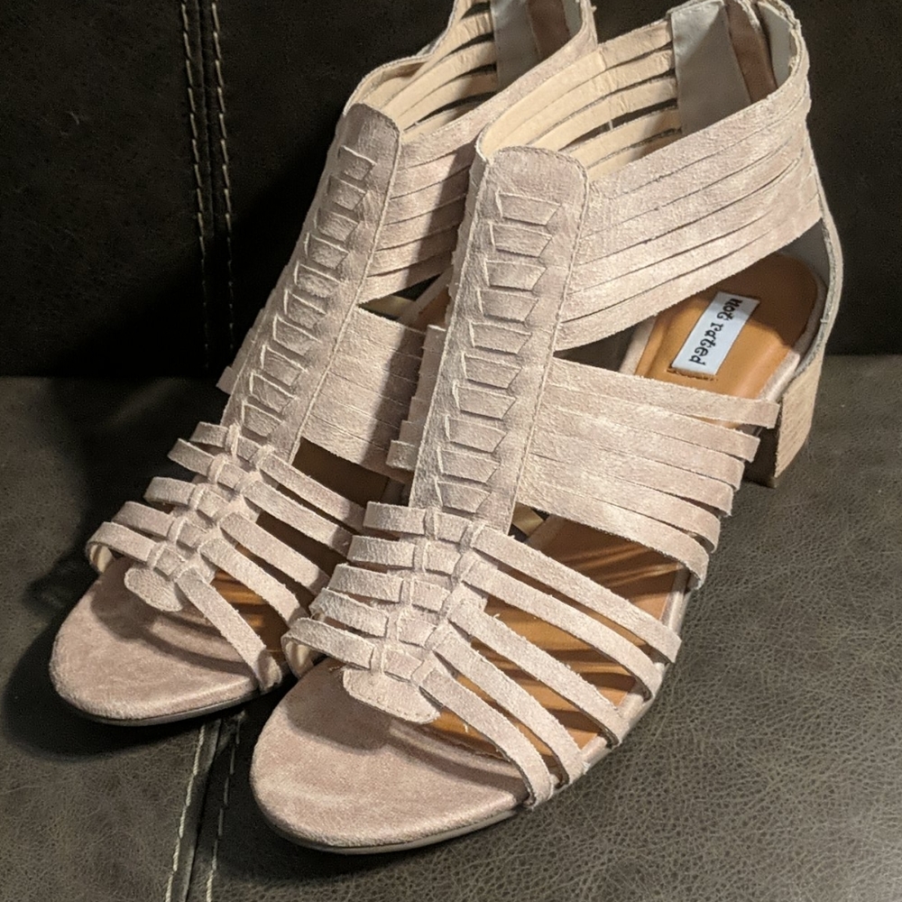 NEW Not Rated Heels NEW